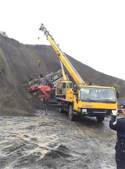 临武上犹道路救援